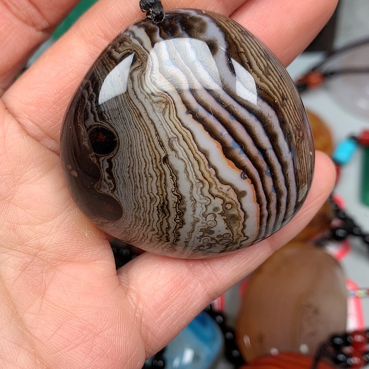 用***8玛瑙/玉髓未镶嵌颈饰