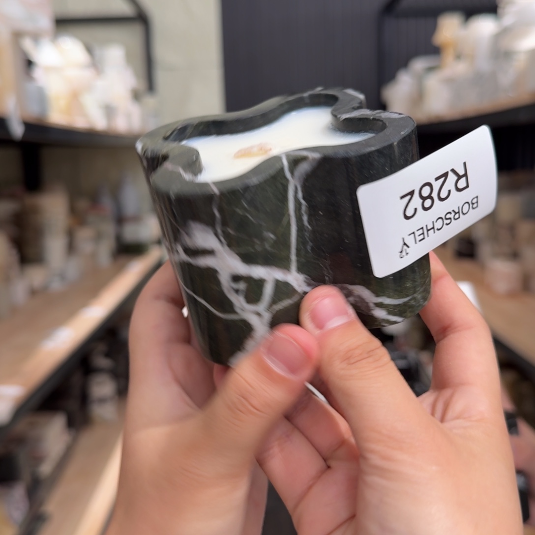 大理石R282。   两个亿 