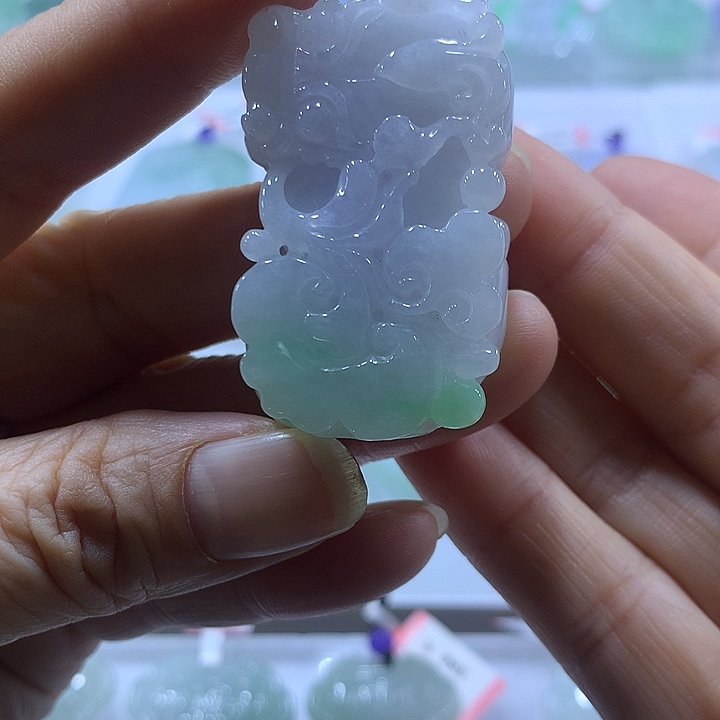 翡翠未镶嵌颈饰天然翡翠吊坠A货