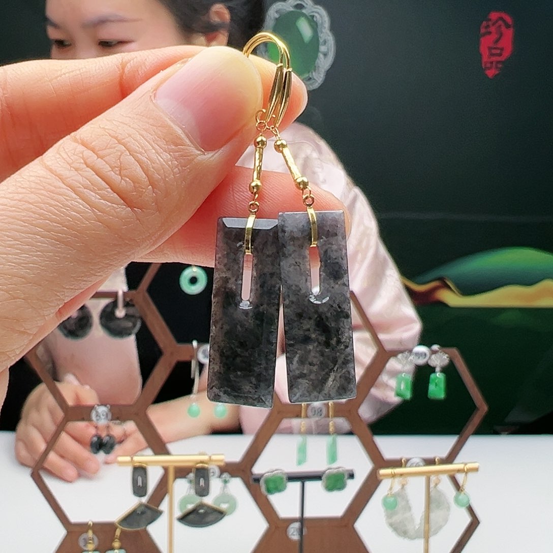 翡翠18K金镶嵌耳饰天然翡翠