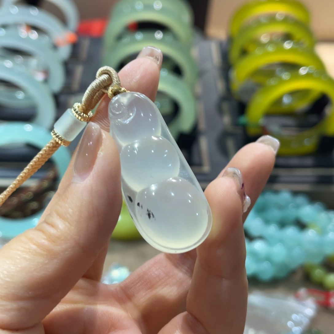 岫玉手镯未镶嵌手镯