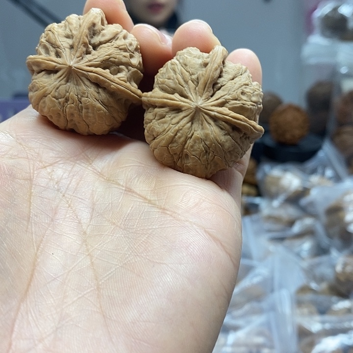 文玩核桃把件36.5雨花石三棱