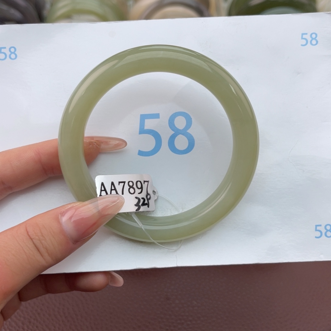 和田玉未镶嵌手镯