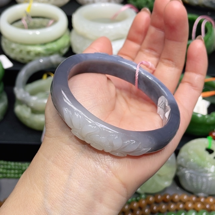 和田玉手镯56圈口 编号37贵妃镯未镶嵌