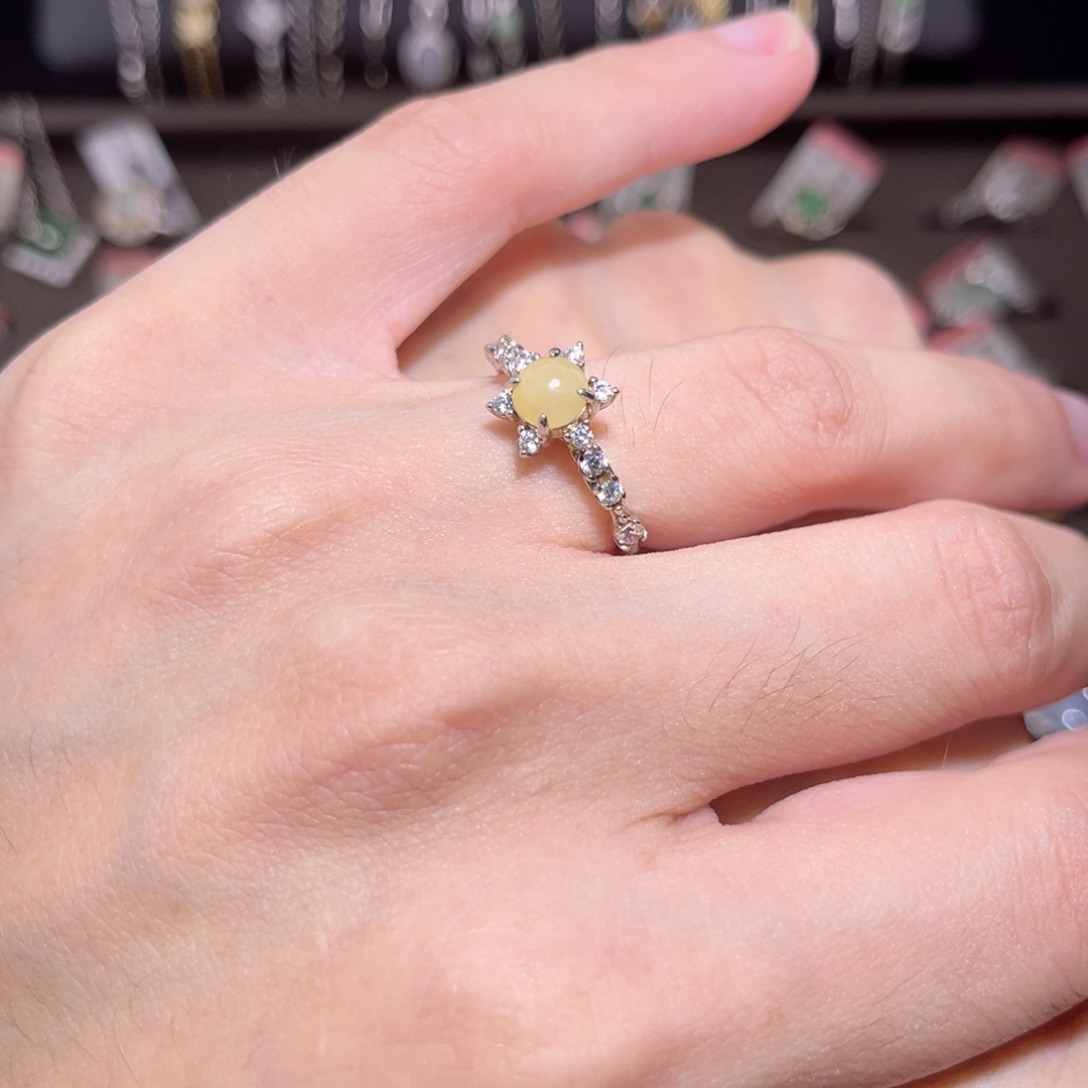 翡翠戒指银S925镶嵌hfcvb