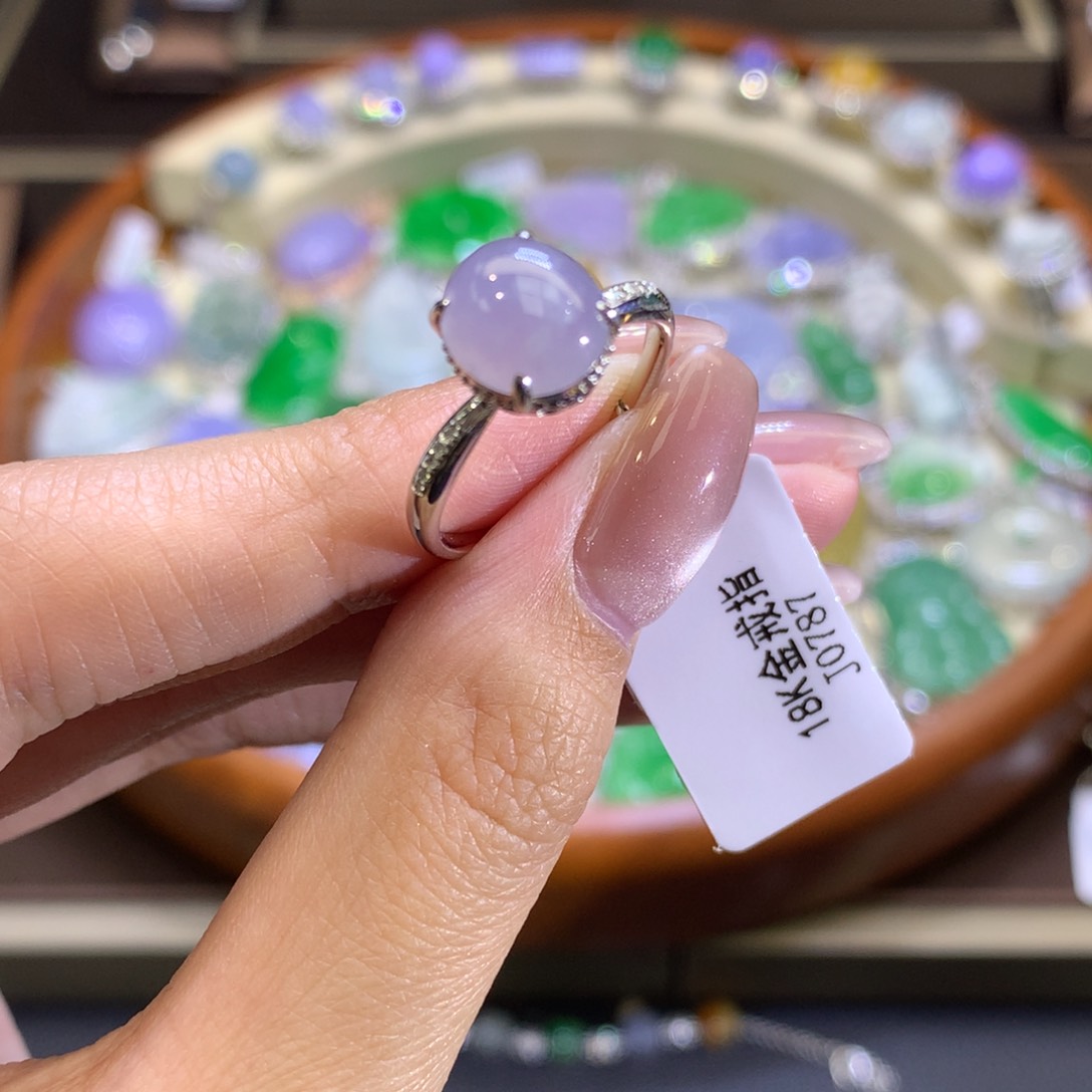 翡翠颈饰18K金镶嵌翡翠吊坠