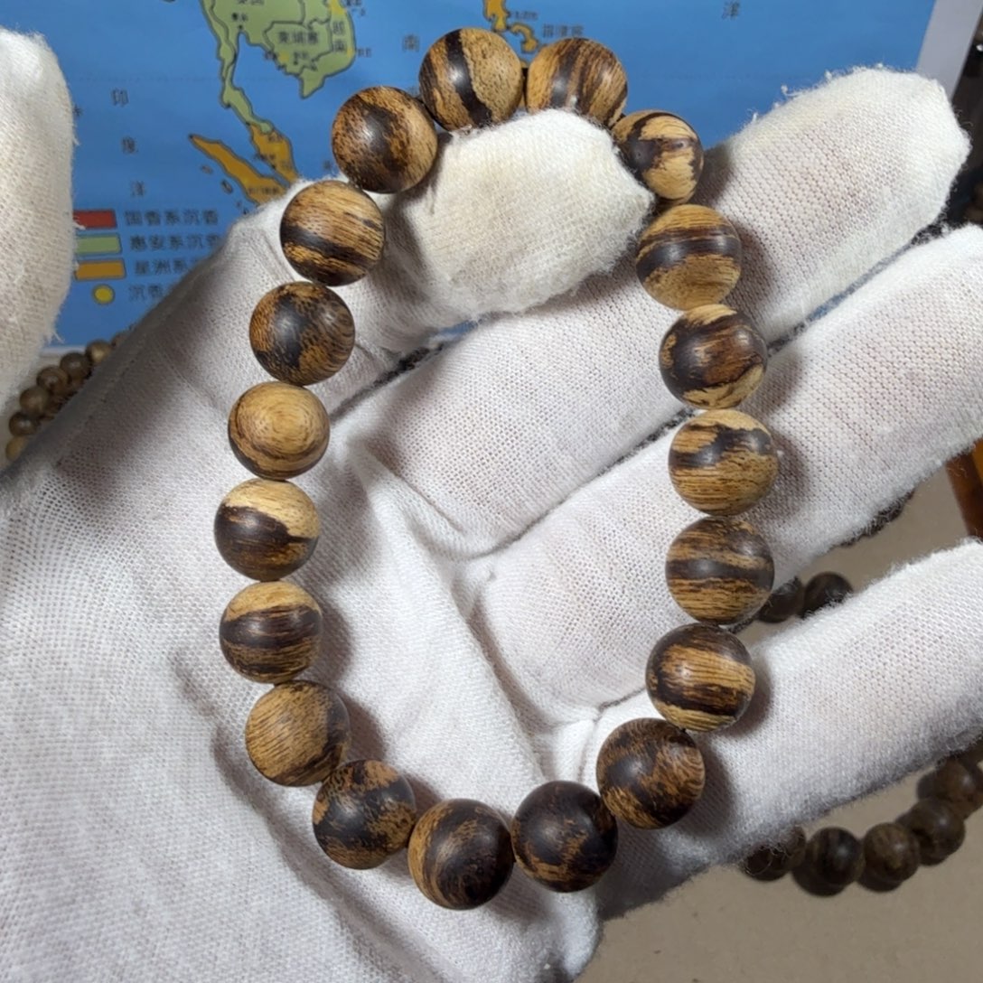 沉香碎屑沉香正区达拉干95沉，10.3克