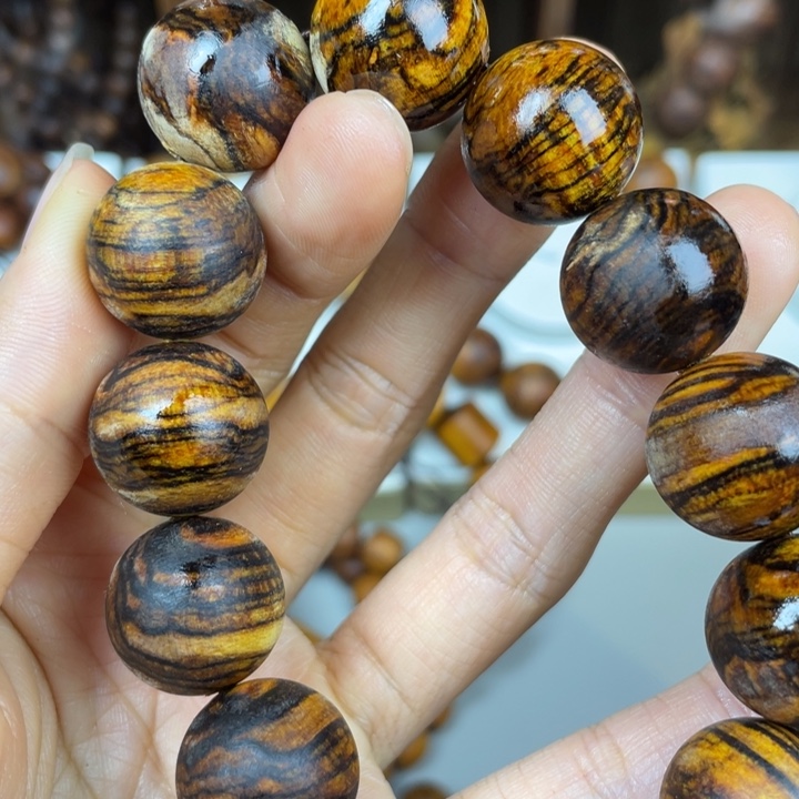 贡木把件谢*手串手串，手串手串