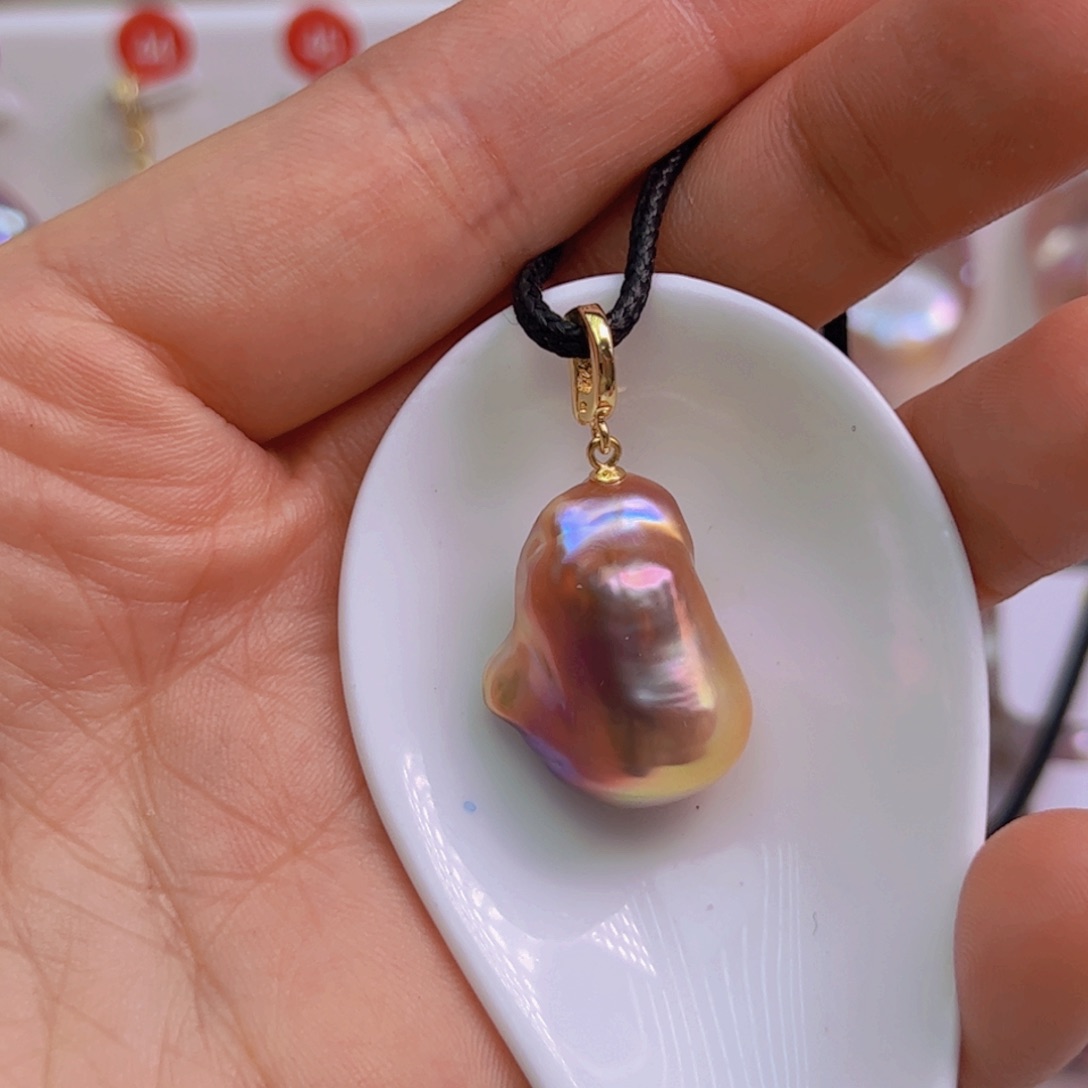 淡水珍珠吊坠(赠链)未镶嵌