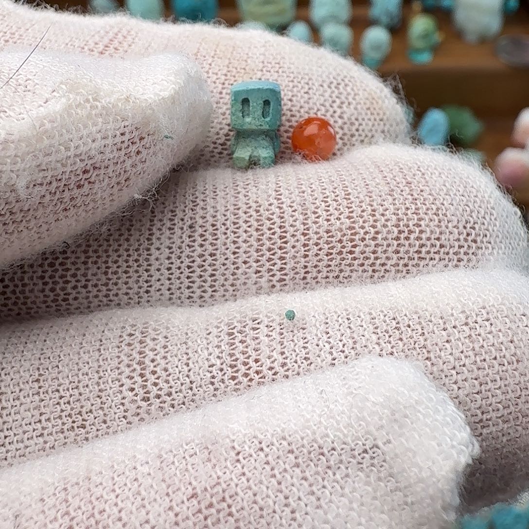 南红玛瑙未镶嵌颈饰小机器人