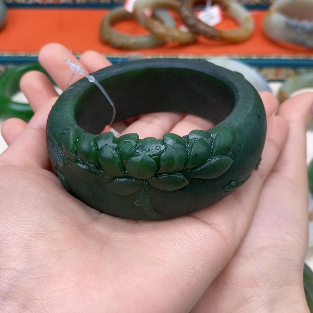 和田玉未镶嵌手镯  定制?****