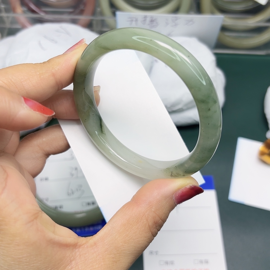 石英质玉未镶嵌手镯4/56