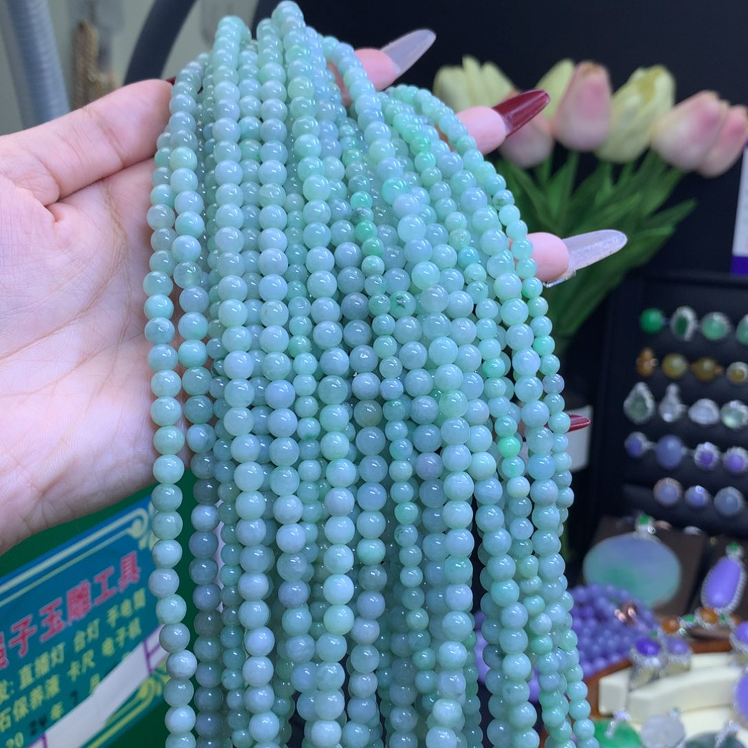 翡翠颈饰未镶嵌天然