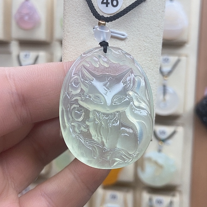 蛇纹石玉未镶嵌颈饰