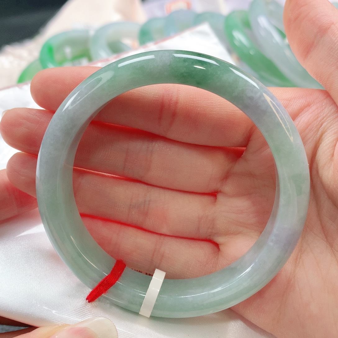 翡翠手镯未镶嵌5657圈