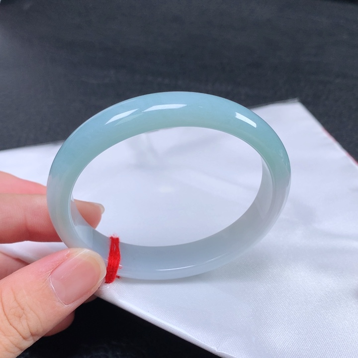 翡翠未镶嵌手镯（贵妃镯）