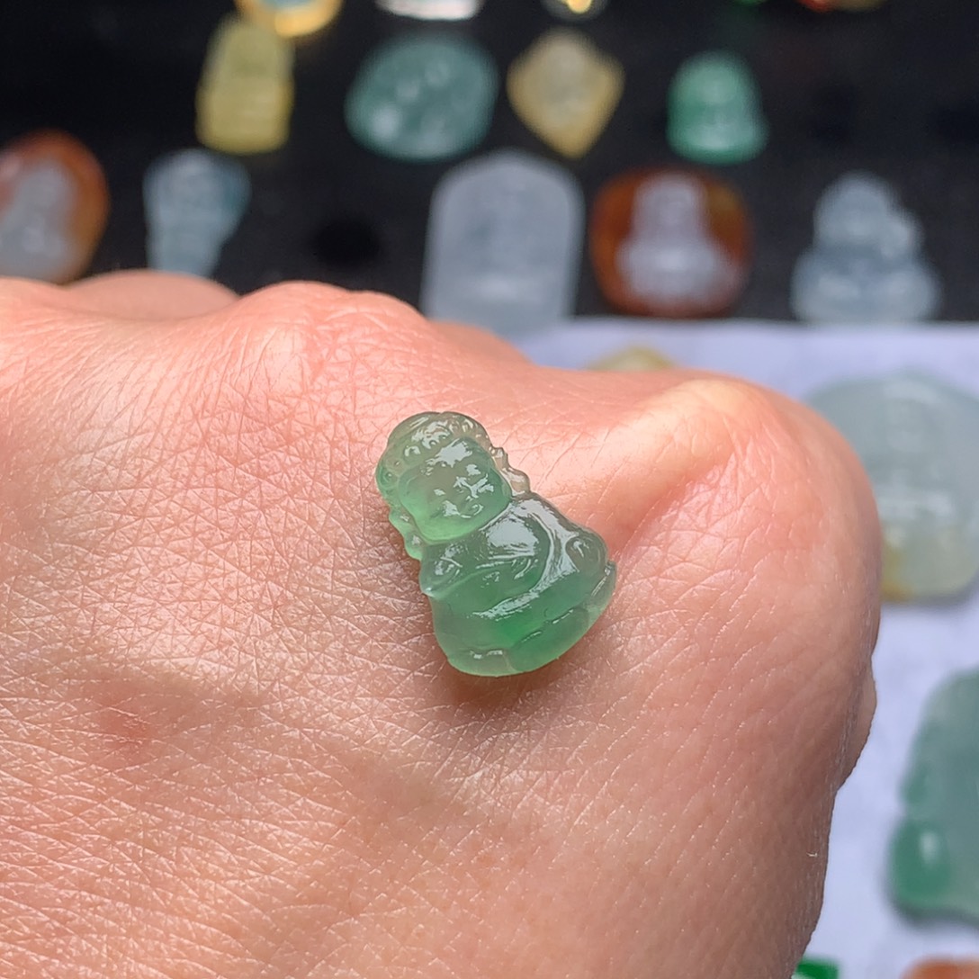 榆***来定制翡翠未镶嵌宝宝佛