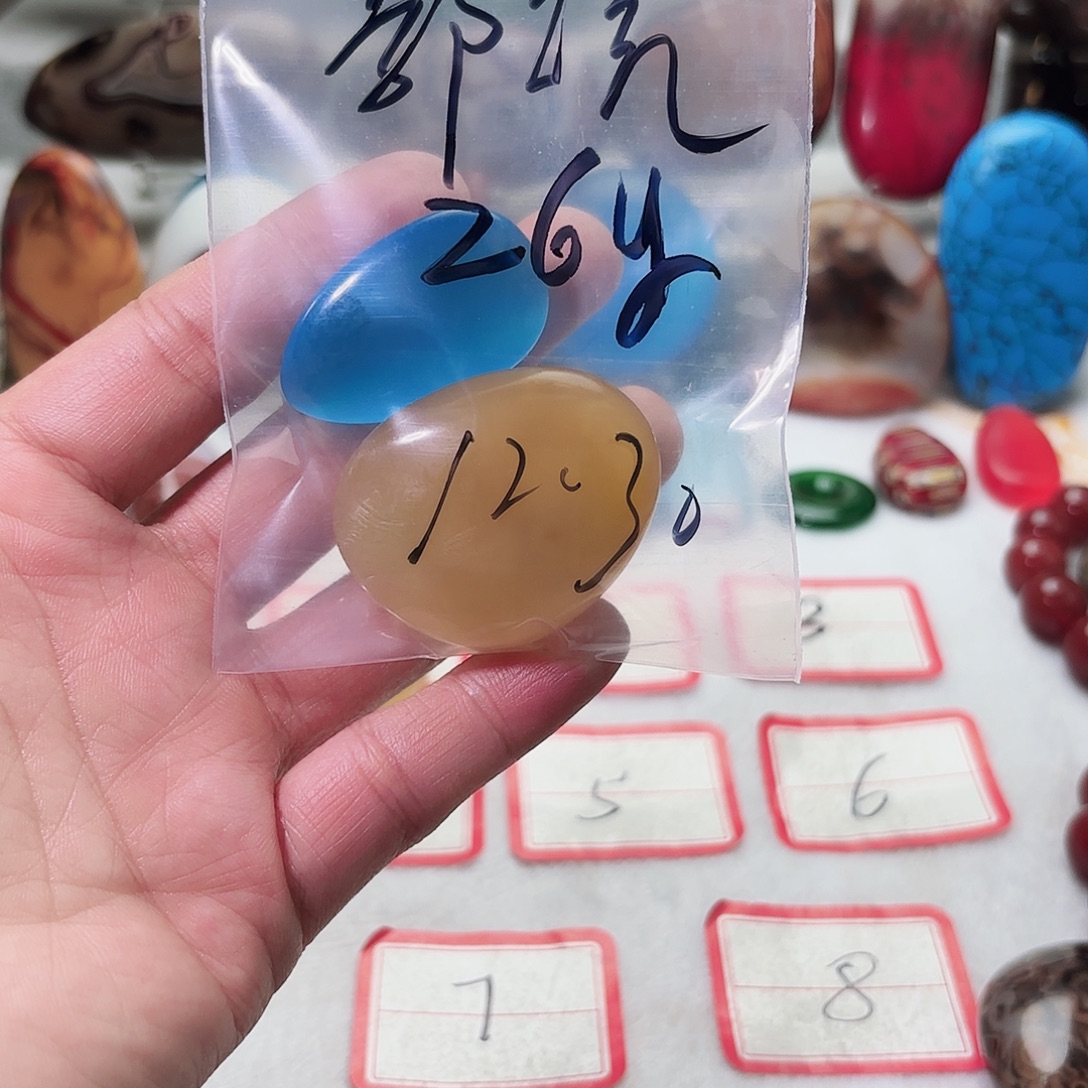 郭***锐玛瑙/玉髓未镶嵌颈饰