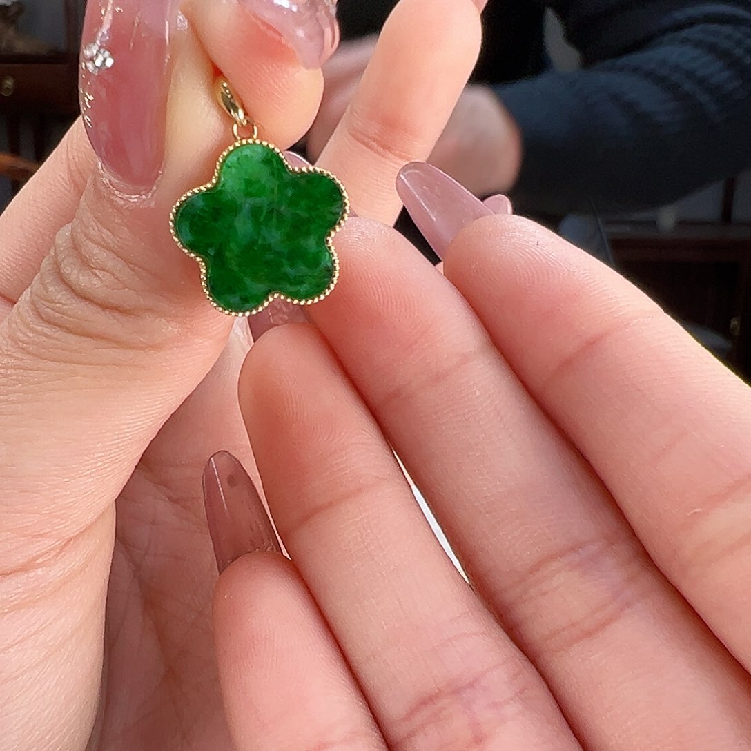 翡翠吊坠(不含链)18K金镶嵌吊坠70