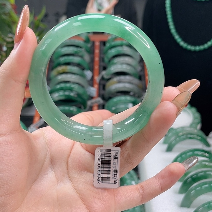 石英质玉手镯未镶嵌天然A货非洲翠手镯