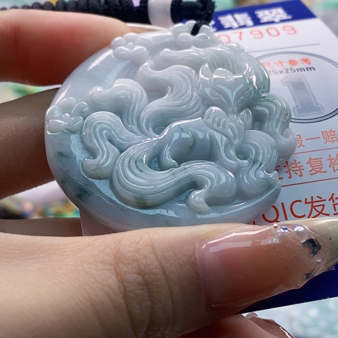 吊坠(不含链)未镶嵌翡翠