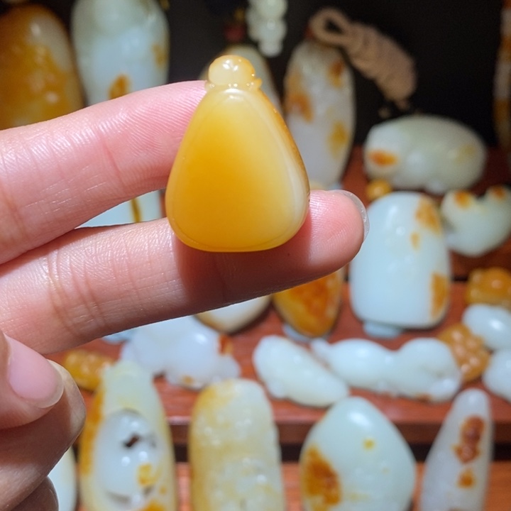 和田玉未镶嵌颈饰