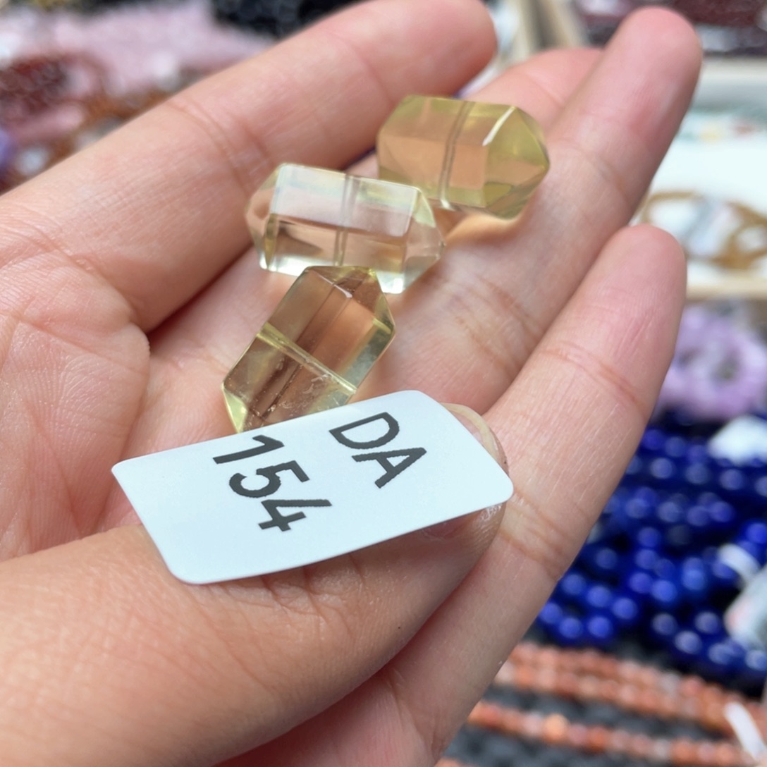 水晶多样性发一只未镶嵌