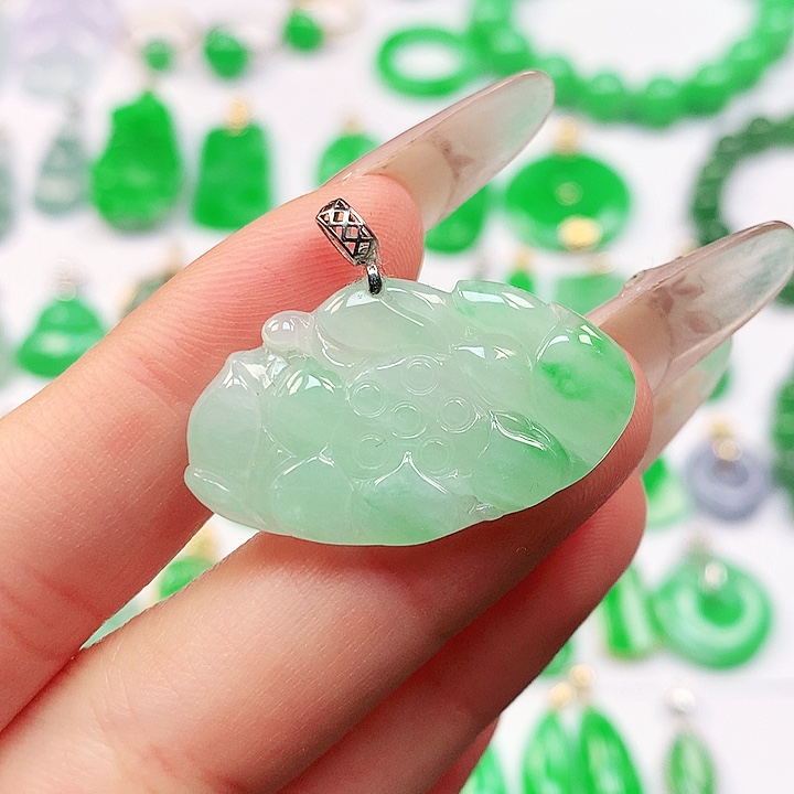 吊坠(不含链)18K金镶嵌翡翠