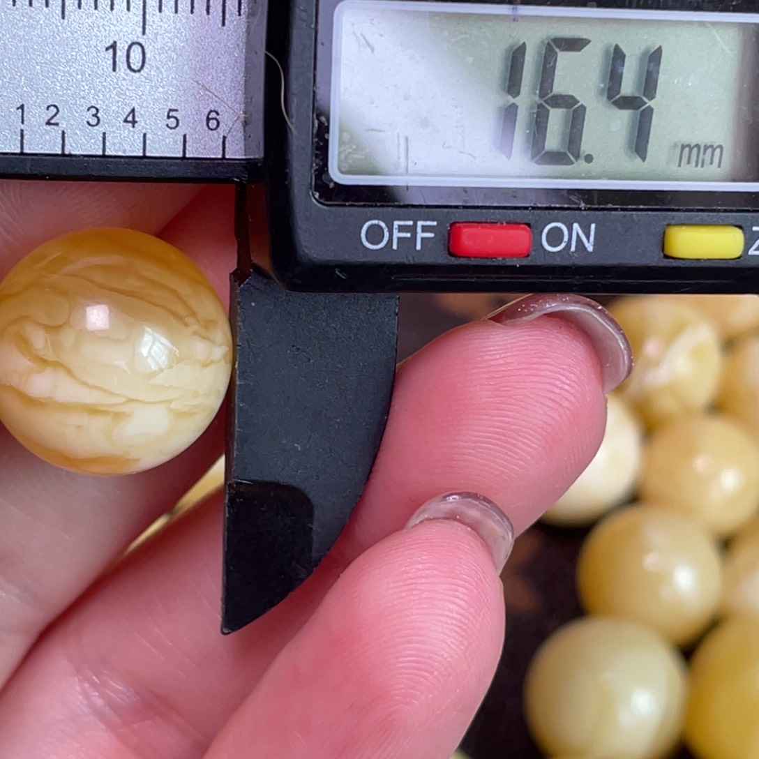 未镶嵌蜜蜡裸石686