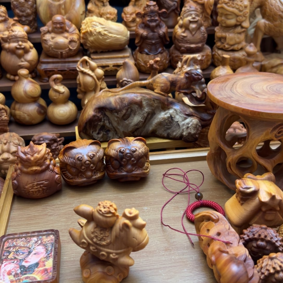 橄***情柏木（崖柏）手把件