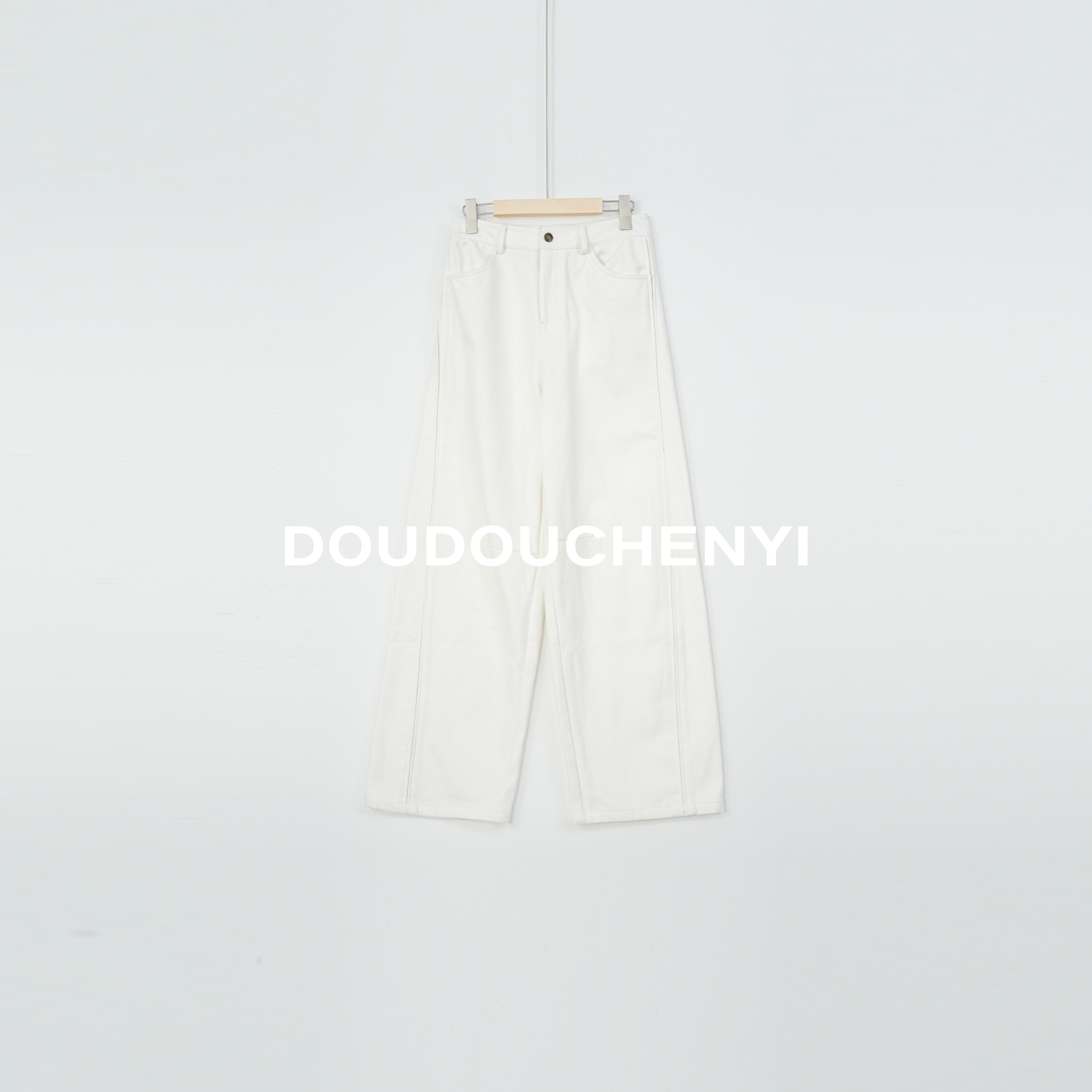 【DOUDOUCHENYI】中高腰简约休闲牛仔裤-66307
