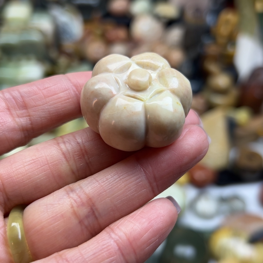 岫玉未镶嵌颈饰辽阳粉南瓜