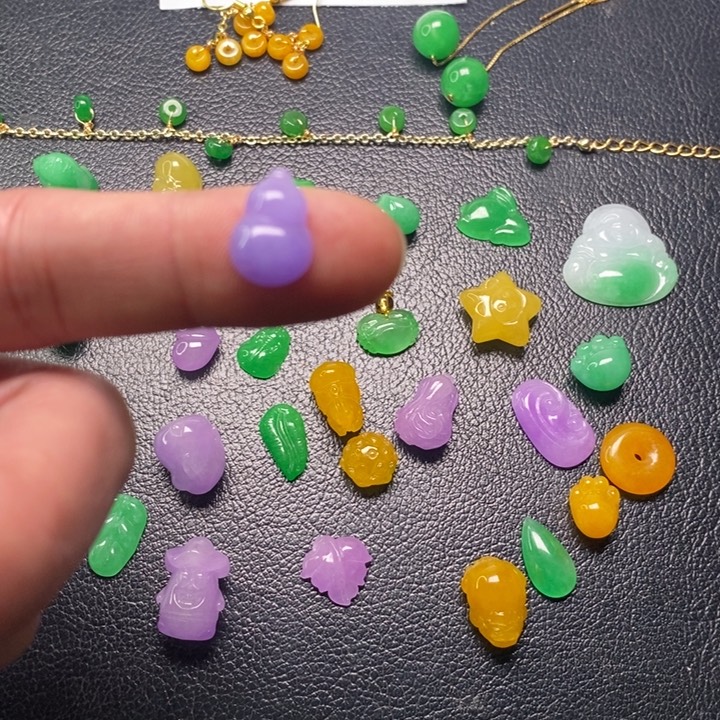 (***)翡翠未镶嵌颈饰挂件