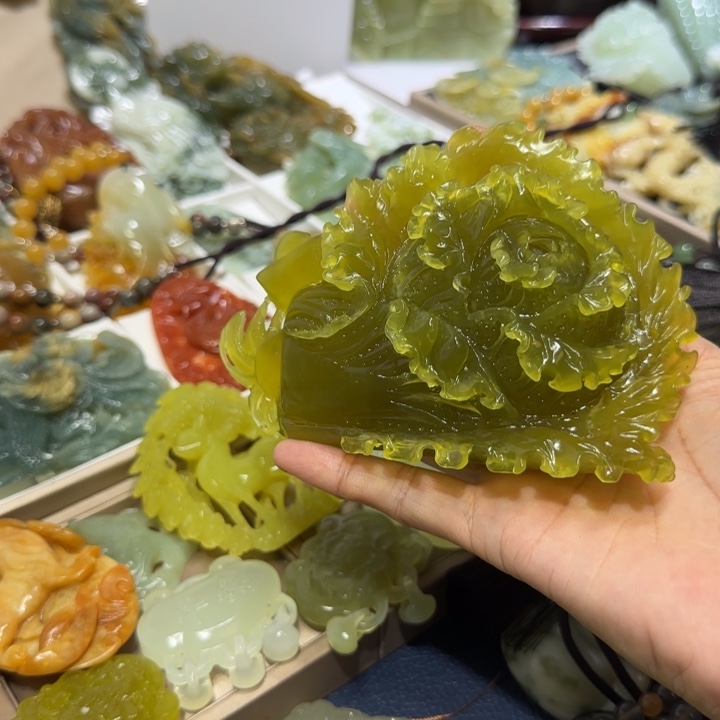 蛇纹石玉小摆未镶嵌