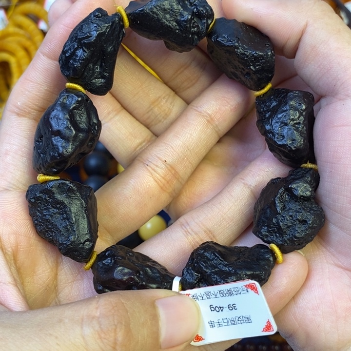 未镶嵌琥珀珠宝奇石