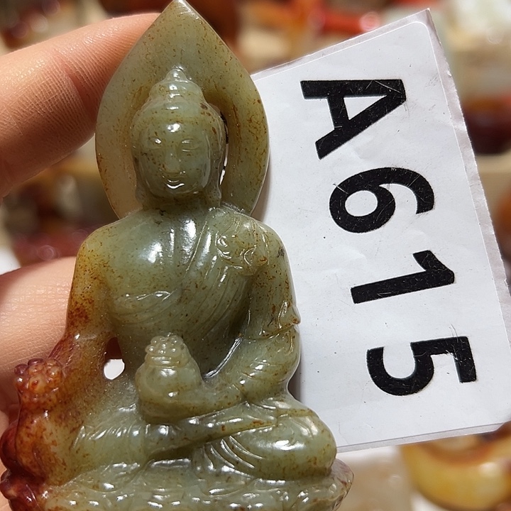 一***人和田玉未镶嵌颈饰