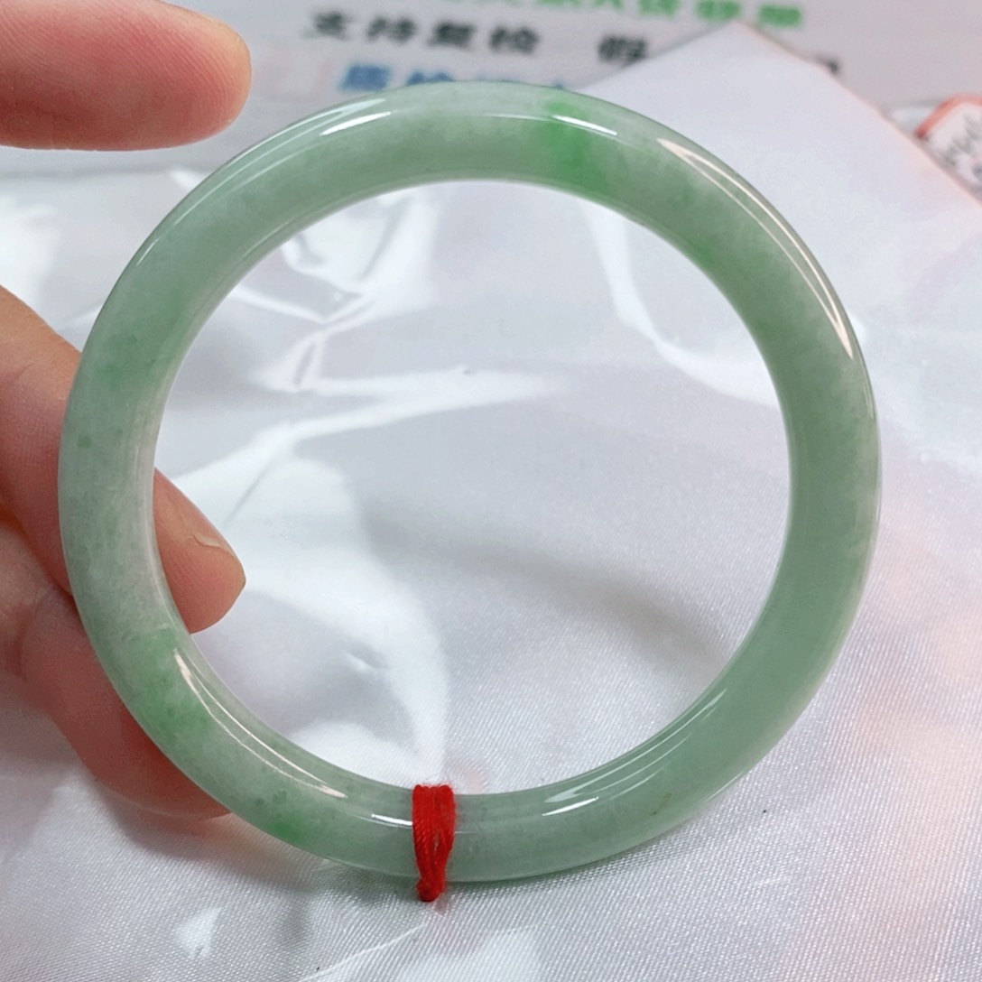 翡翠手镯未镶嵌54.8圈口