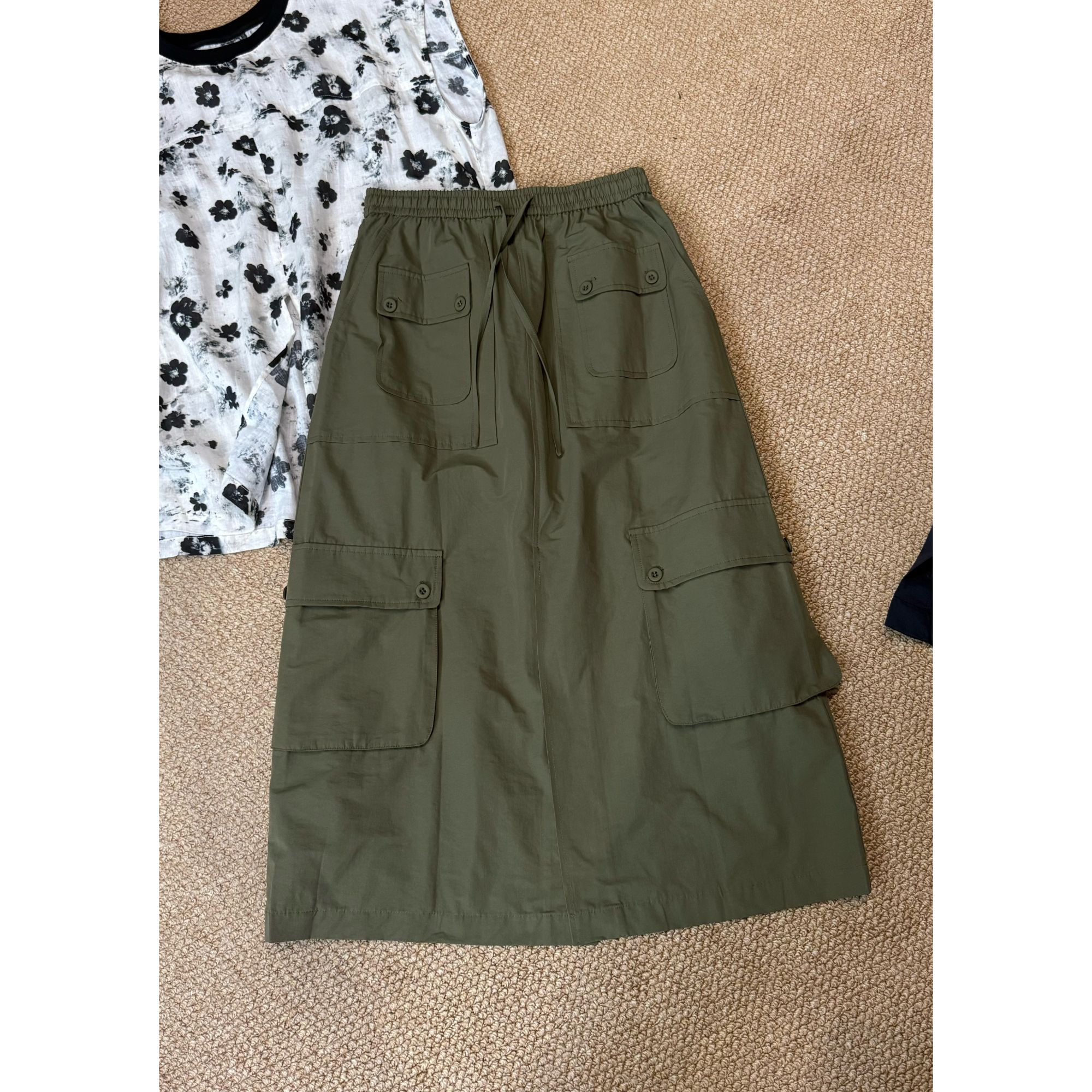 2025夏款新品【设计感 工装前开叉松紧腰休闲百搭半身裙】