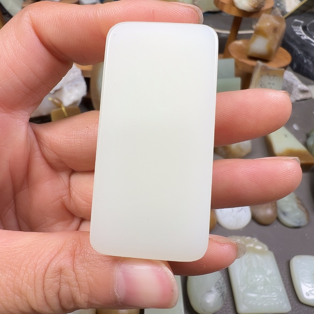 枫***草定制和田玉未镶嵌吊坠