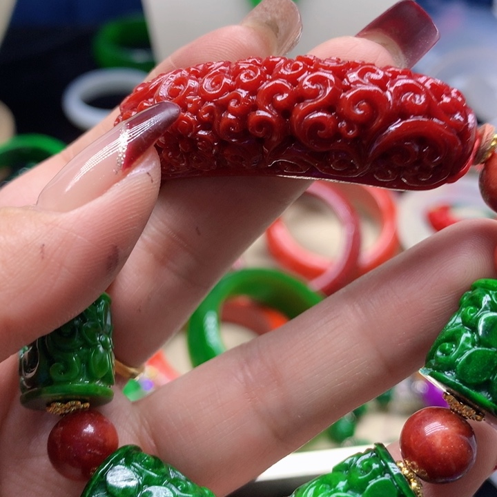 翡翠颈饰未镶嵌吊坠