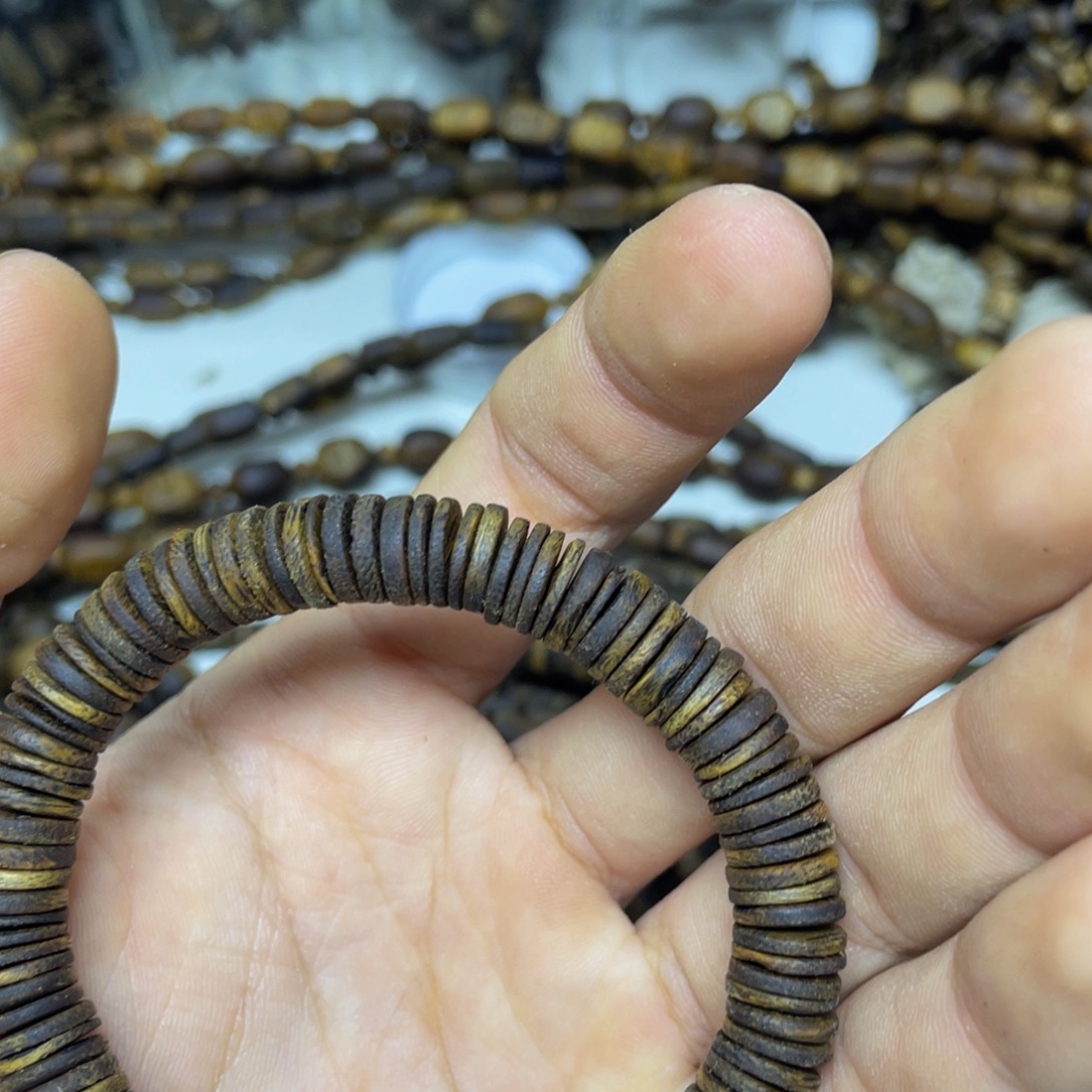 沉香碎屑沉香+0.9片片单圈10克加