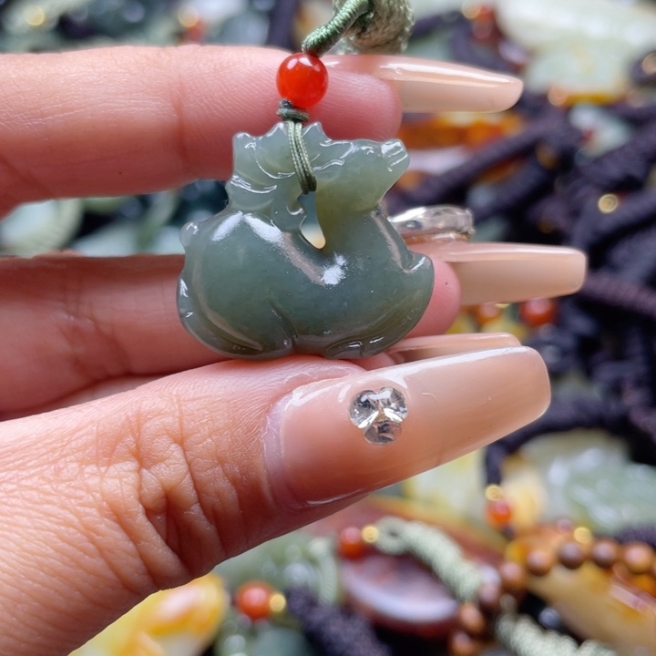 和田玉颈饰未镶嵌