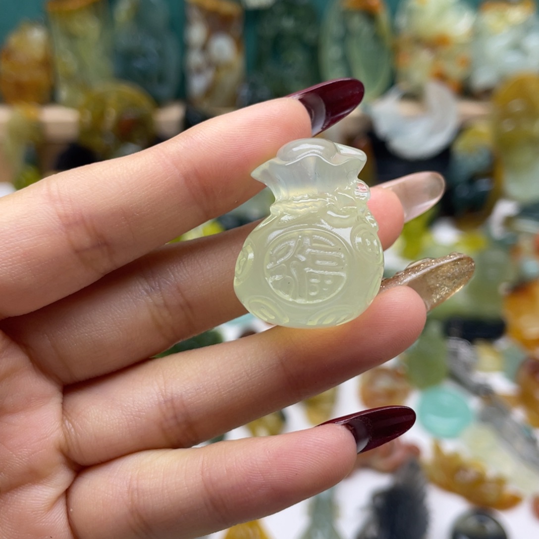 蛇纹石玉吊坠(不含链)未镶嵌