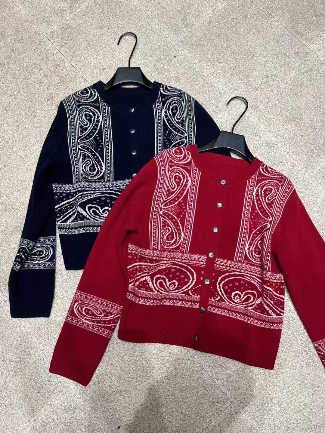 卡麦酱-PT 复古提花系扣开衫毛衣 3850