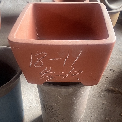 紫砂中国离紫砂花盆，