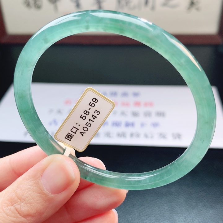 翡翠未镶嵌手镯翡翠手镯31