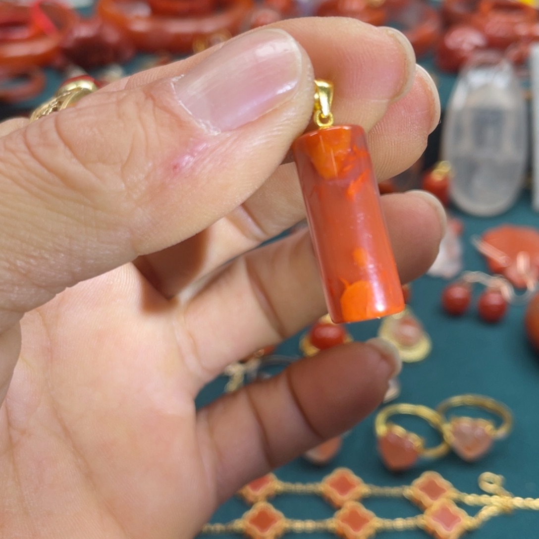 南红玛瑙川料南红桶珠吊坠银S925镀金镶嵌