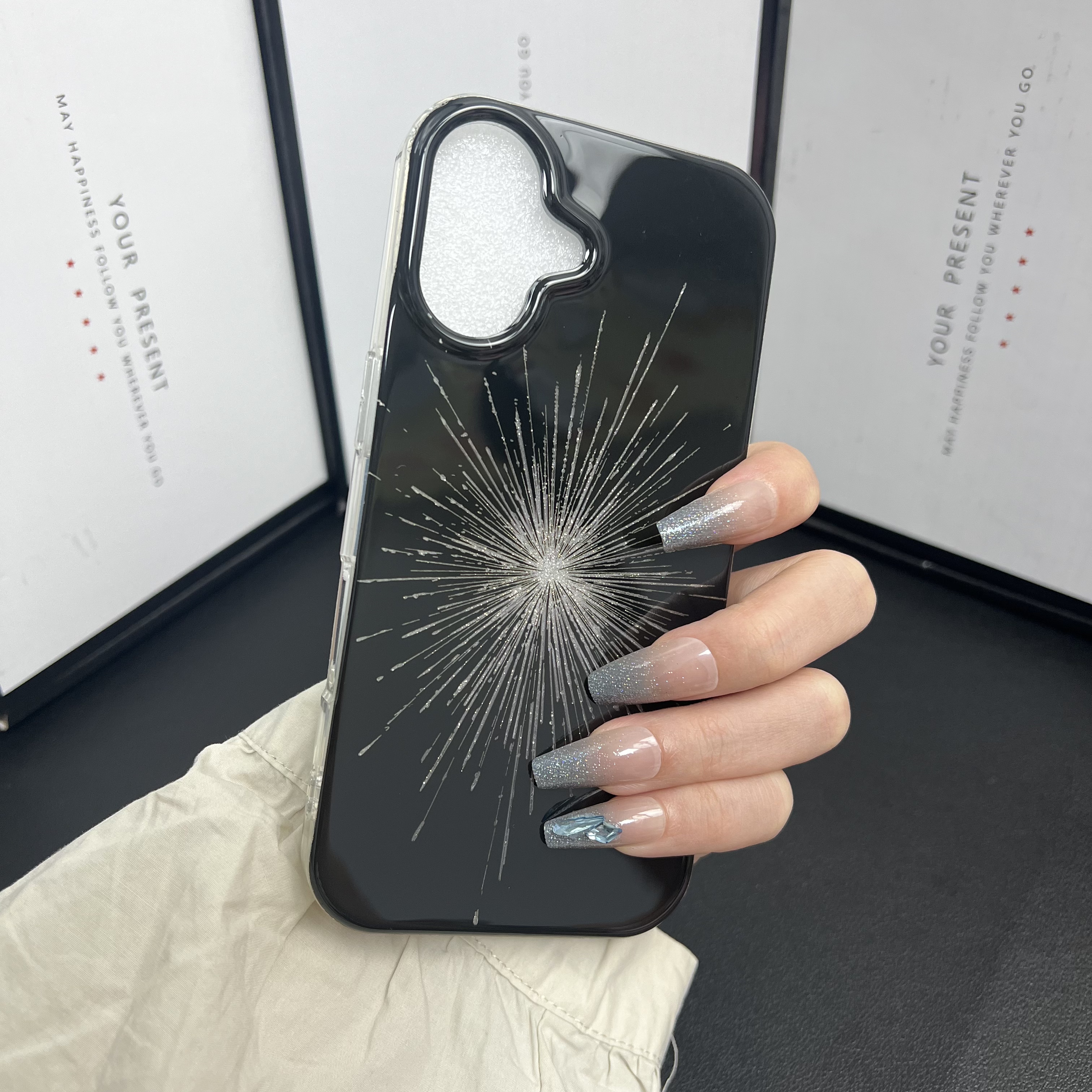 暗黑系个性创意烟花适用iPhone16promax苹果15手机壳新款14防摔13