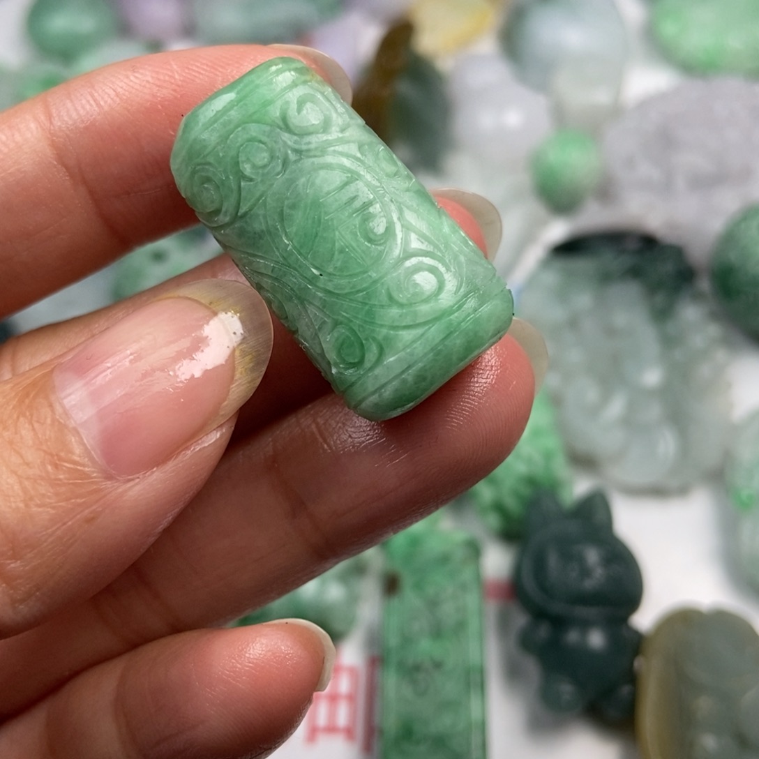 定制翡翠未镶嵌翡翠