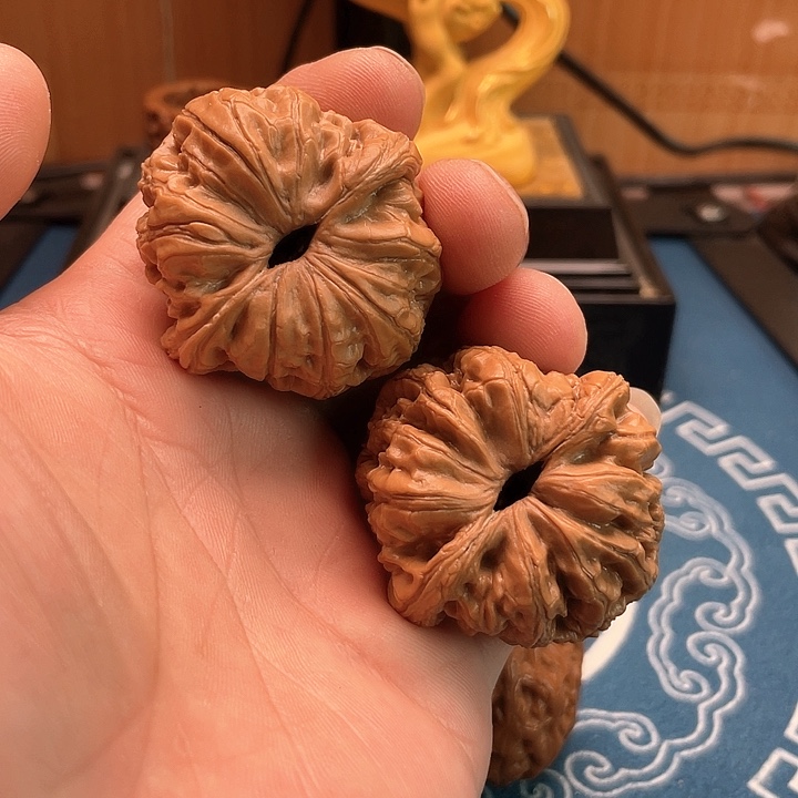 文玩核桃吊坠平谷元宝